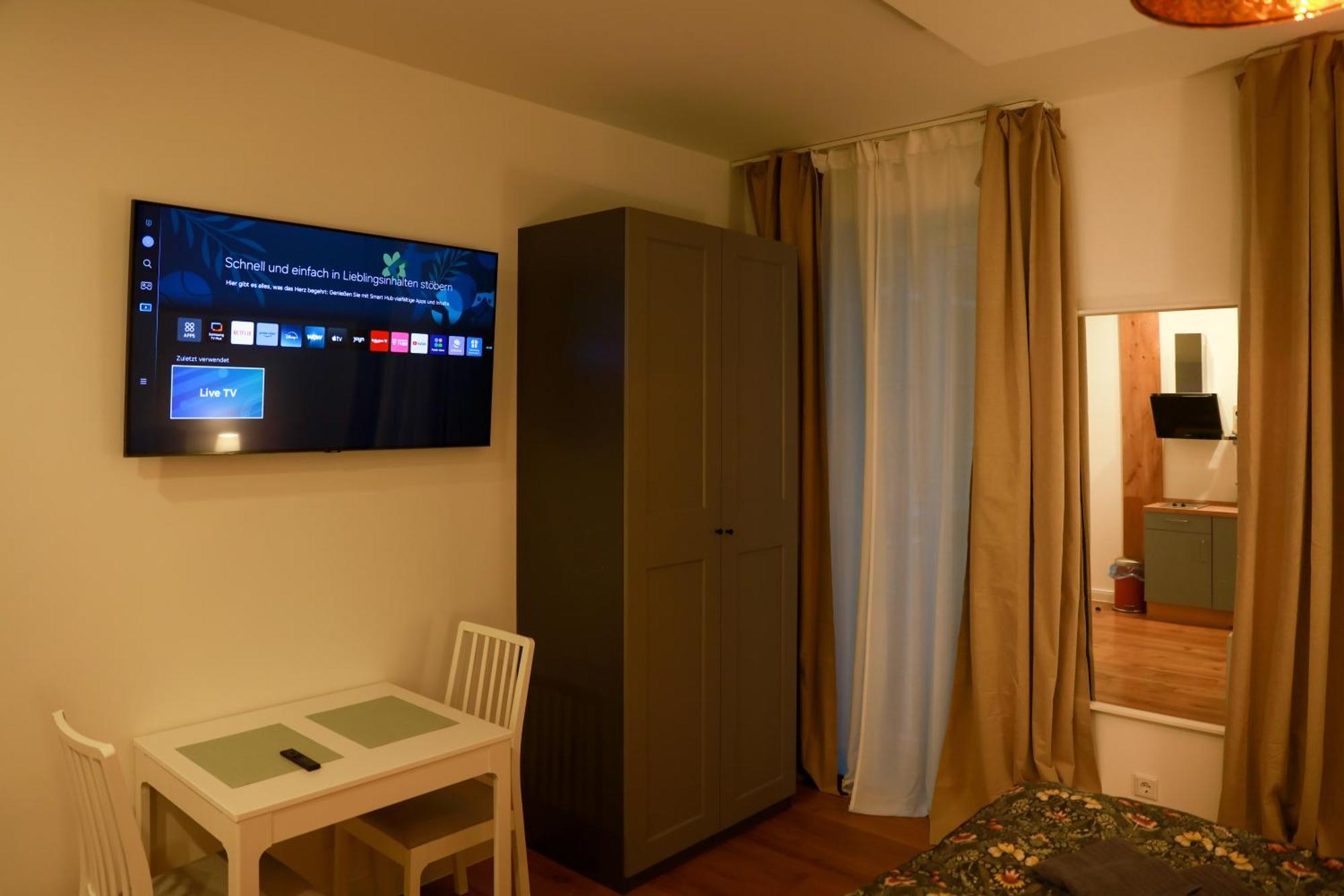 Boutique Hotel Pension Luisengruen Kueche 1Gbs Wlan Netflix Disney Magentatv Chemnitz Exterior foto